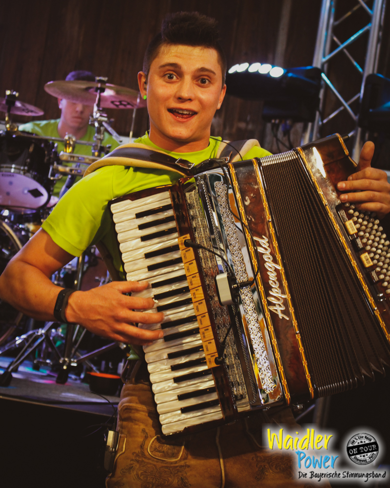 Maidult Passau Karlstetters Festzelt 2019 Vol. 1 - Stimmungsband Bayern,  Dult, Party, Stimmung - Stimmungsband Bayern, Partyband, Bierzeltband,  Bierzeltmusik aus der Oberpfalz - Oktoberfest, bayrische, bayerische Musik  - Stimmungsband aus Bayern ...
